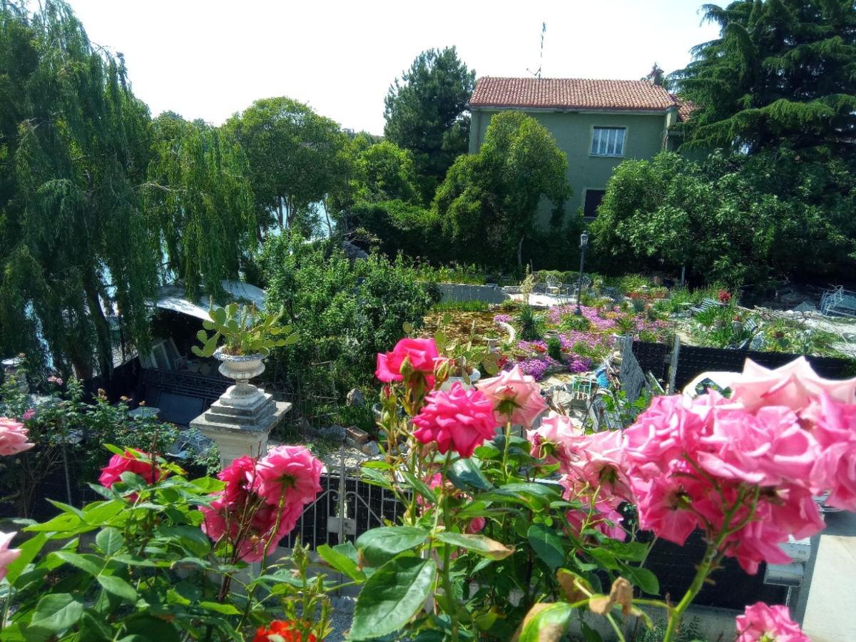 مونفالكوني Villa Fiorita المظهر الخارجي الصورة