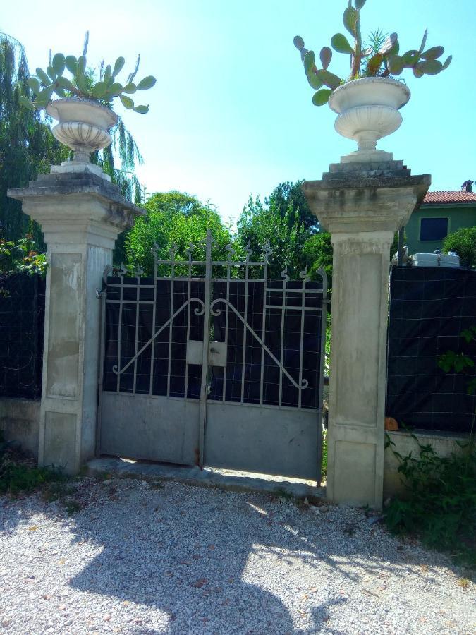 مونفالكوني Villa Fiorita المظهر الخارجي الصورة