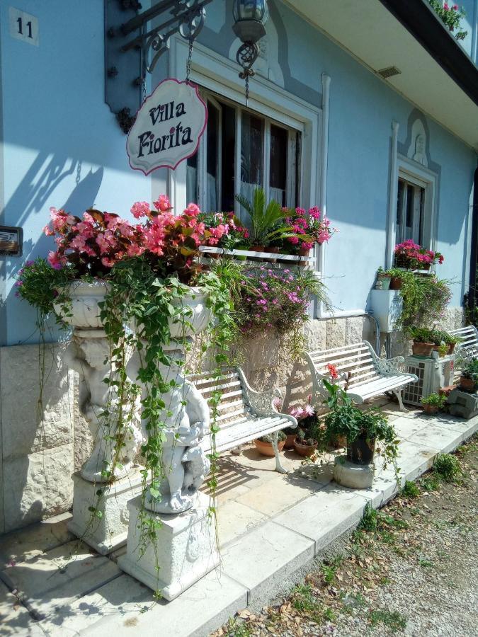 مونفالكوني Villa Fiorita المظهر الخارجي الصورة