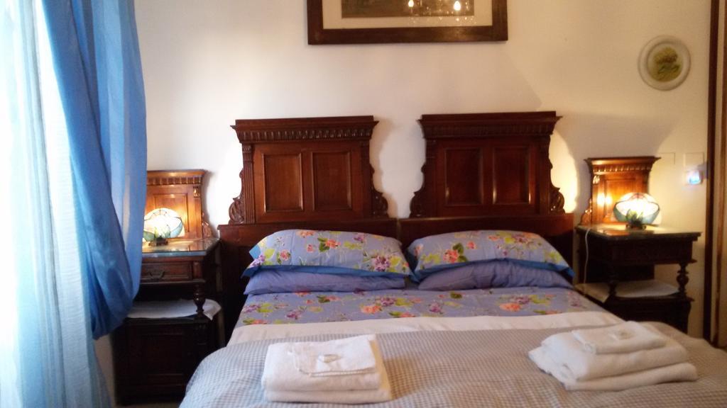 مونفالكوني Villa Fiorita الغرفة الصورة