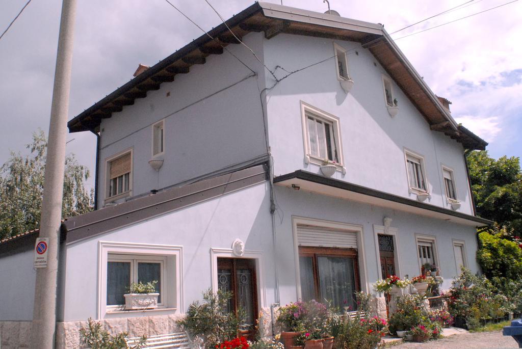 مونفالكوني Villa Fiorita الغرفة الصورة